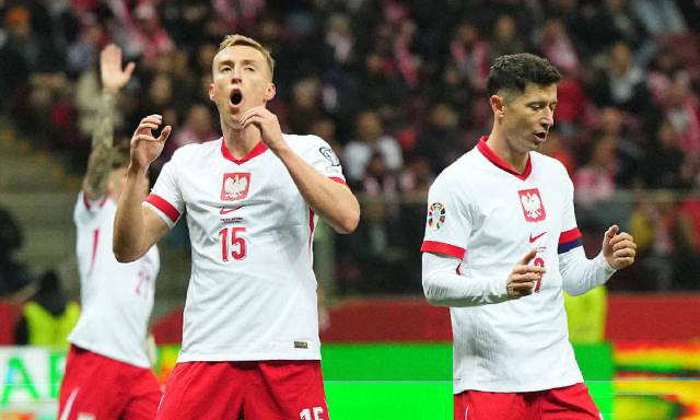 超级巨星连续进球，带领球队走向胜利的简单介绍