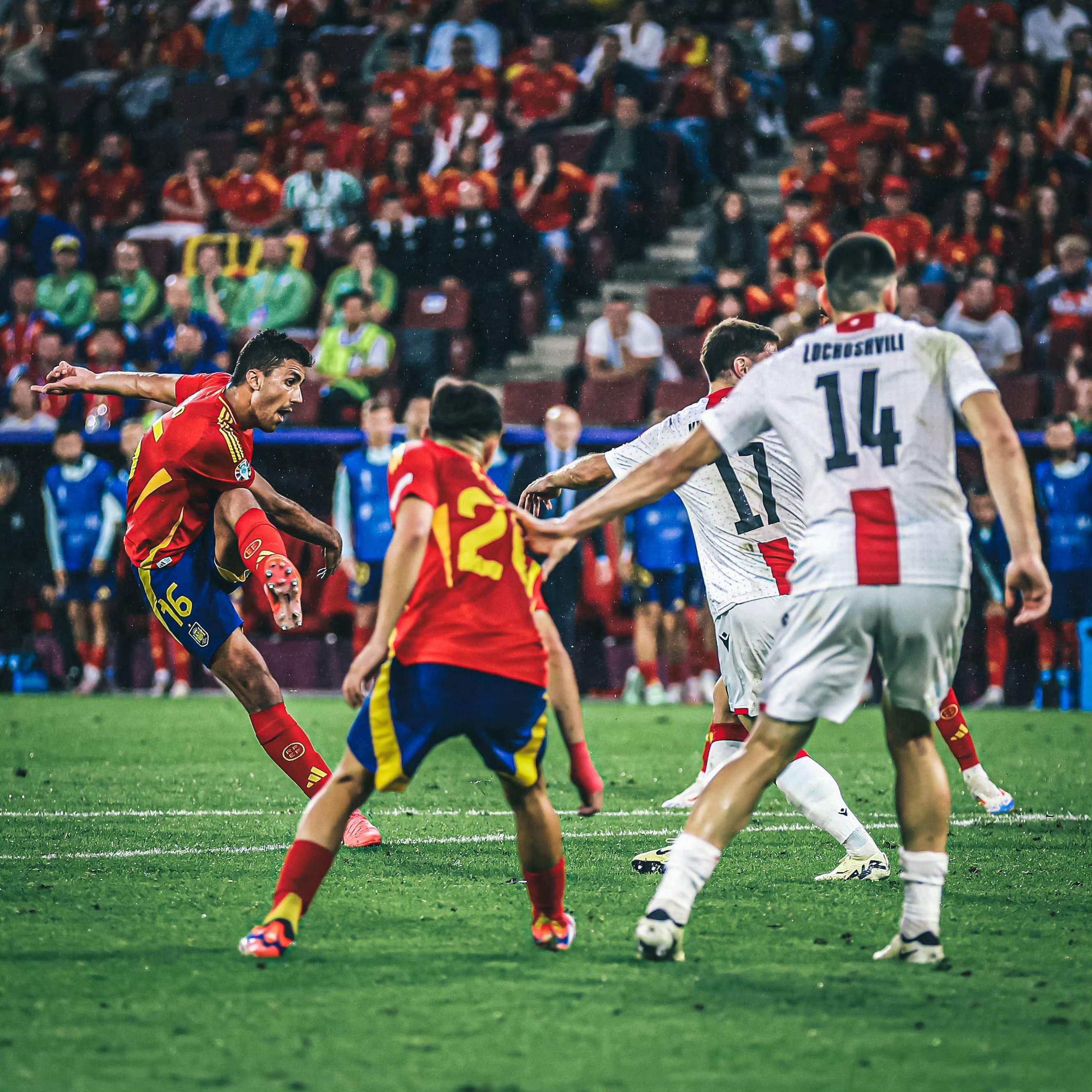 西班牙队在绝杀时刻战胜乌克兰队 西班牙队在绝杀时刻战胜乌克兰队