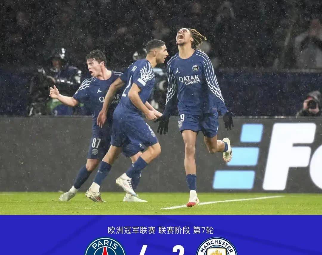 巴黎圣日耳曼主教练冷静分析战术，全队备战