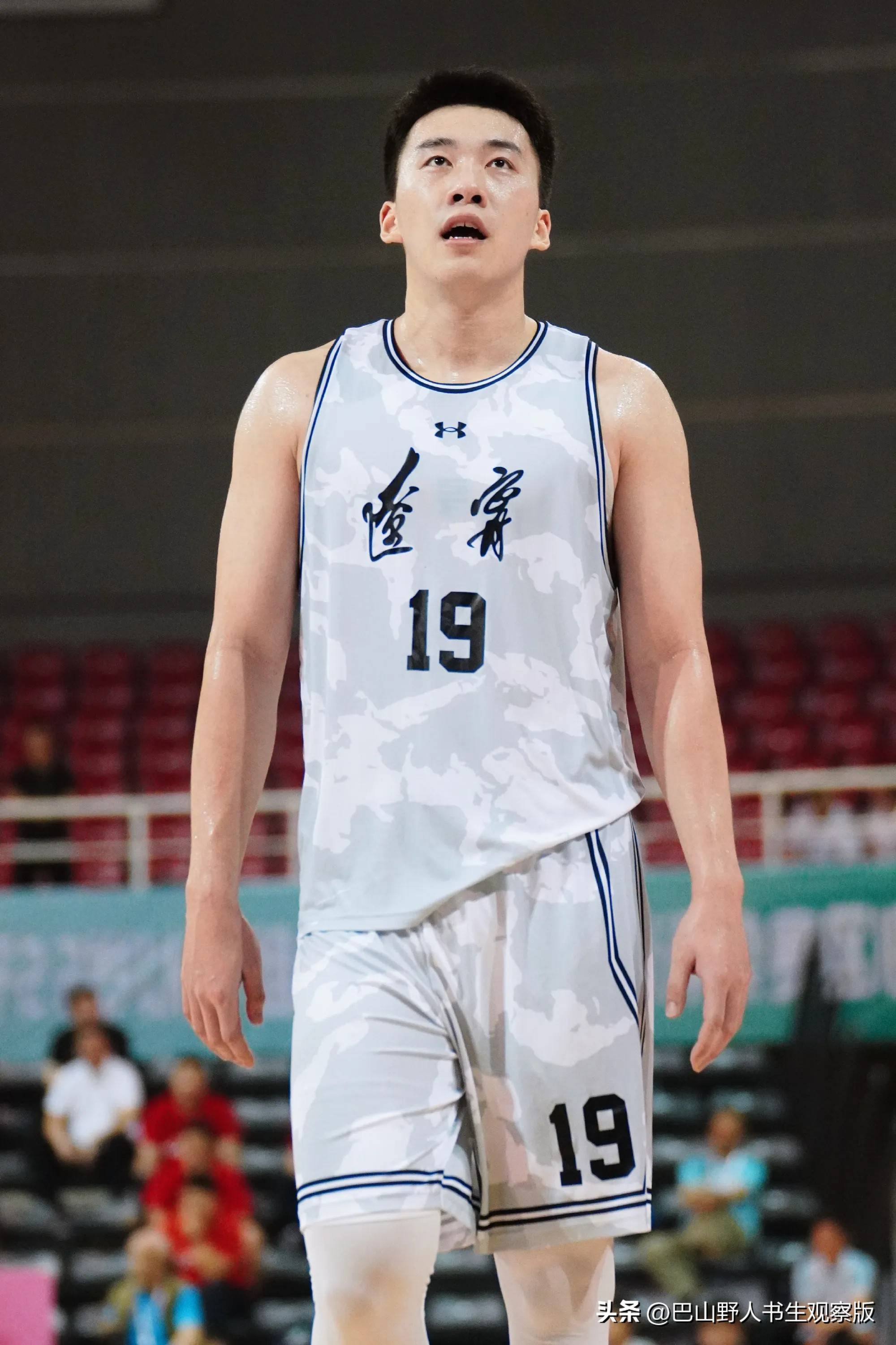 辽宁男篮力克青岛，全队发挥稳定