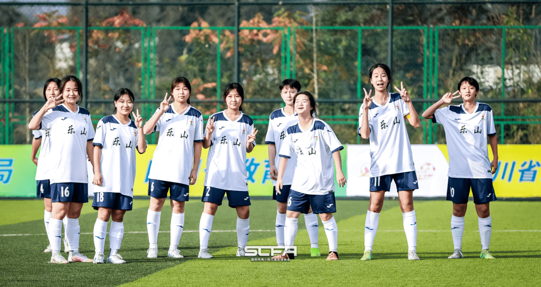 体育精彩瞬间：女子足球巨星集结竞技舞台