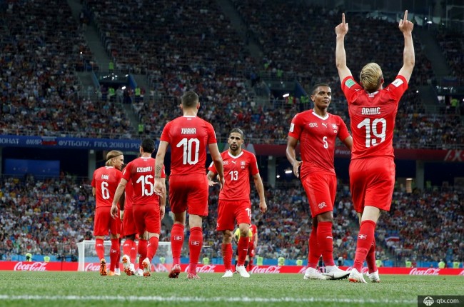 关于瑞士国家队以胜利晋级下一轮的信息