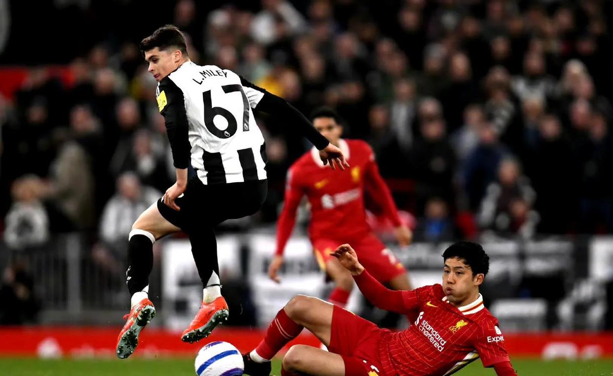 包含皇家马德里三球大胜，即将对阵利物浦的强手对决的词条