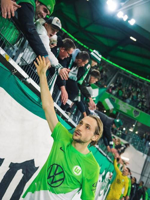 莫德里奇今日表现抢眼，莱比锡整场无解，教练赛后亲自拥抱的简单介绍