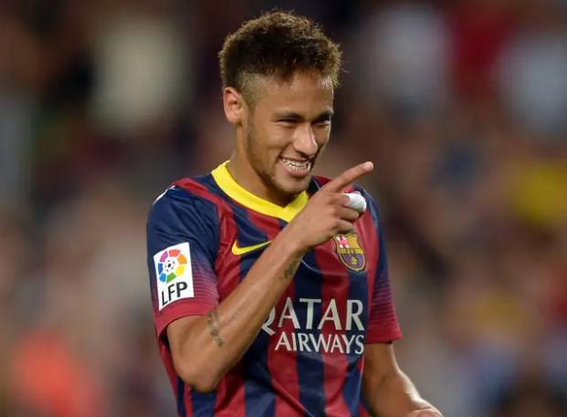 包含格列兹曼今日表现抢眼，内马尔整场无解，教练赛后亲自拥抱的词条