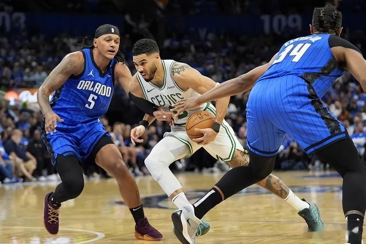 塔图姆连续十五场比赛得分超过比分优势明显，勇士挑战极限！的简单介绍