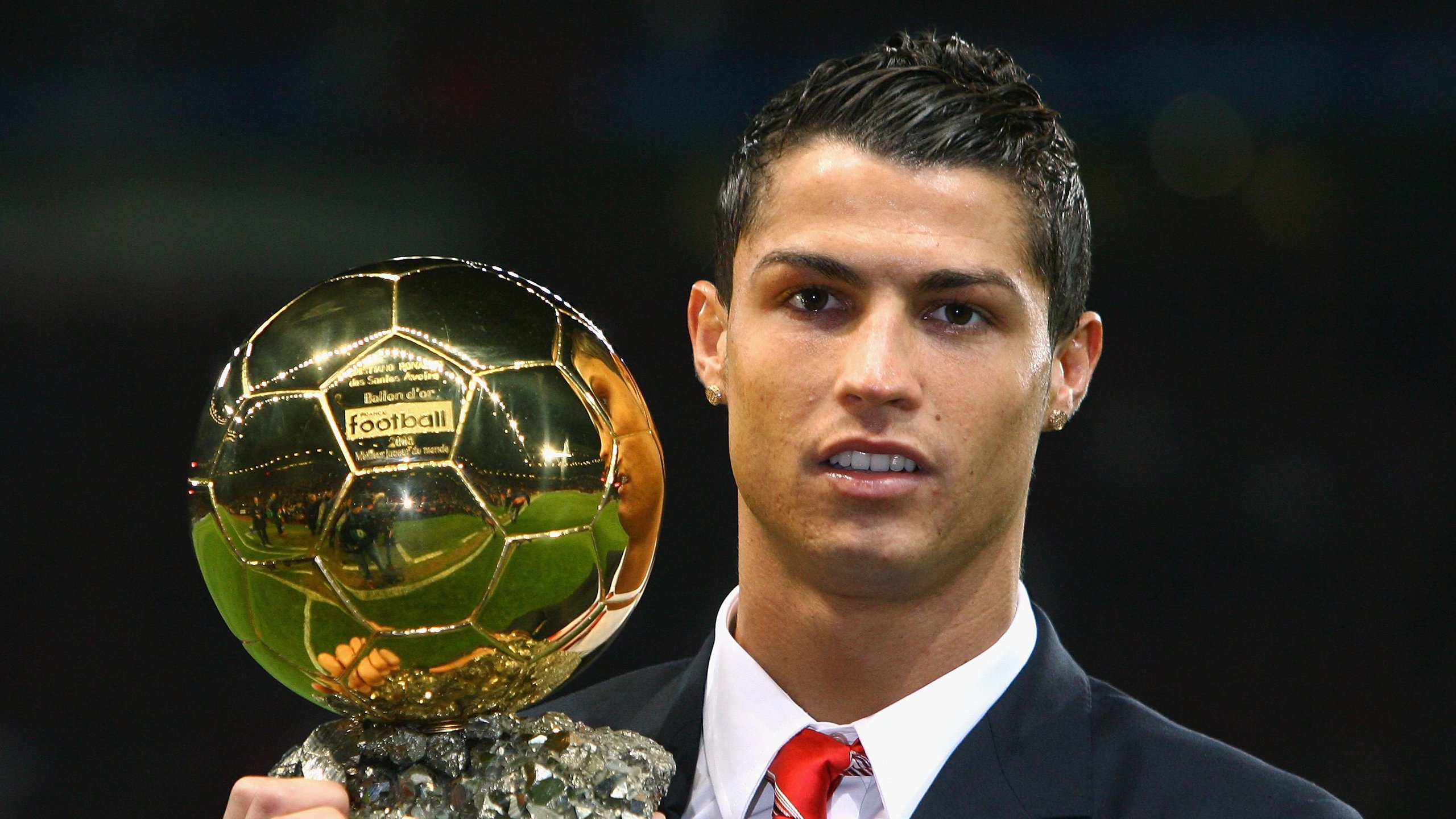 上海海港次回合爆冷尤文图斯，内马尔砍下11记关键球，全场沸腾